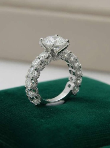 Luxury Gift Platinum Jewelry Manufacturer Premium Gifting Jewelry Export